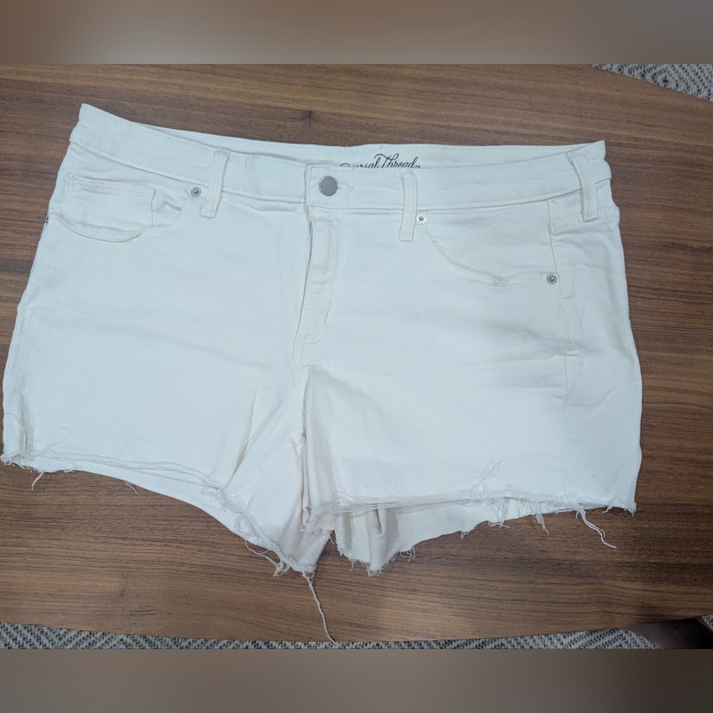 Universal Thread Cream Jean Shorts